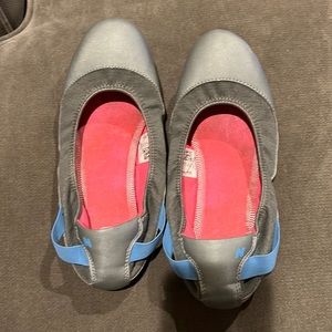 New Balance Grey Flats